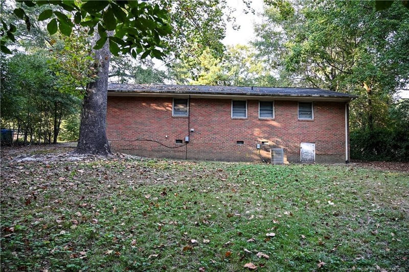 5405 Williamsburgh Dr, Fayetteville, NC 28304