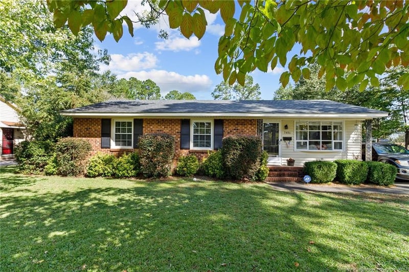 5406 Chesapeake Rd, Fayetteville, NC 28311