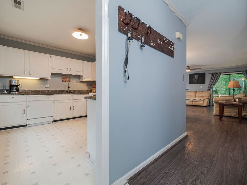 5406 Scenic View Ln, Raleigh, NC 27612