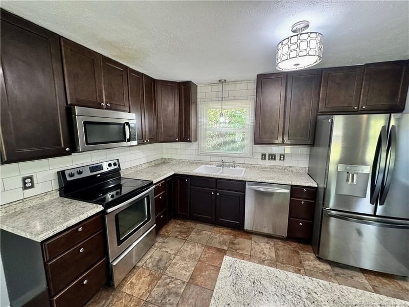 5406 Woodard Ct, Fayetteville, NC 28311