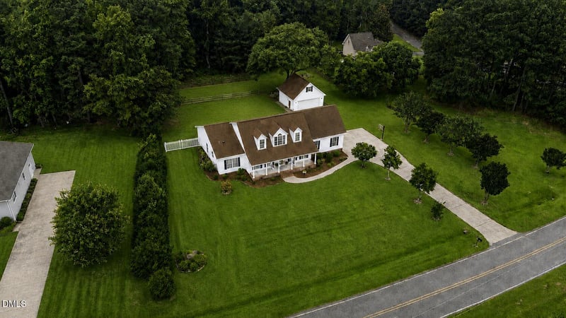 541 Mallie Pearce Rd, Zebulon, NC 27597