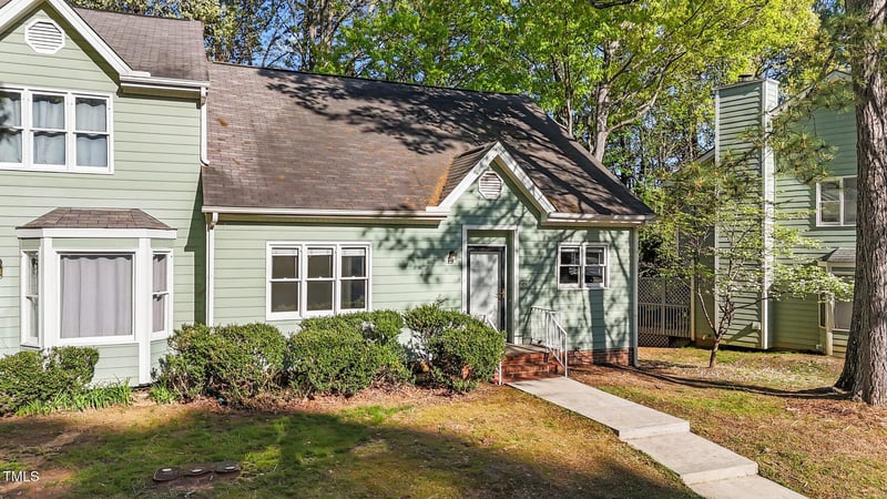 541 Oak Run Dr, Raleigh, NC 27606
