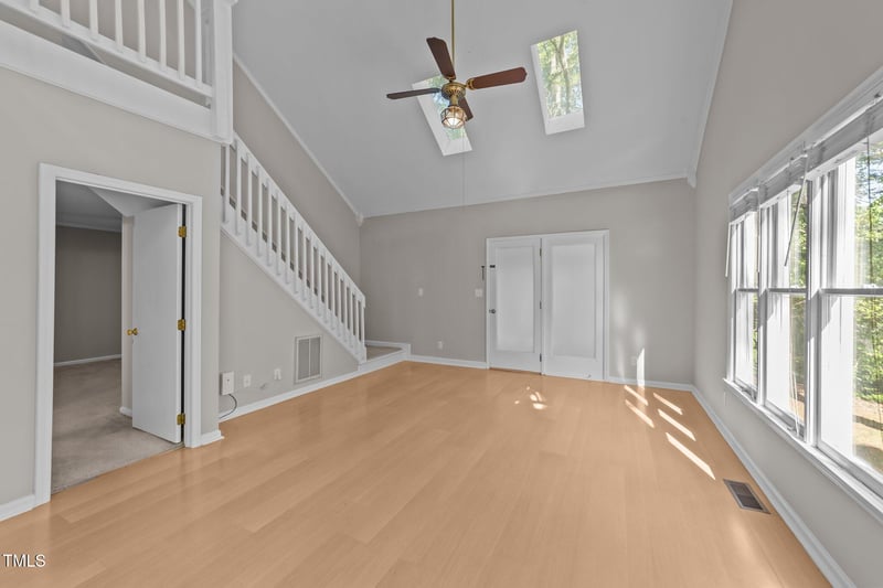 541 Oak Run Dr, Raleigh, NC 27606