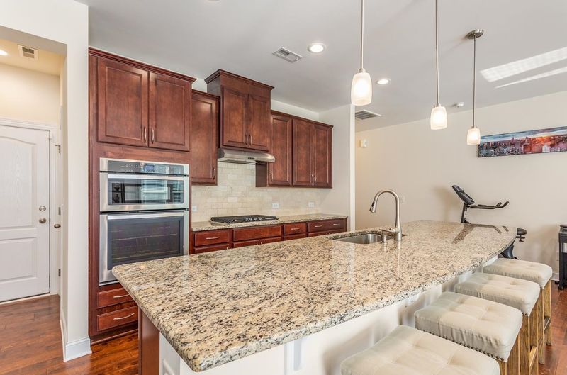 541 Rockcastle Dr, Cary, NC 27519