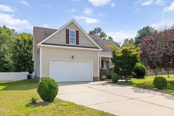 541 Spruce Meadows Ln, Willow Springs, NC 27592