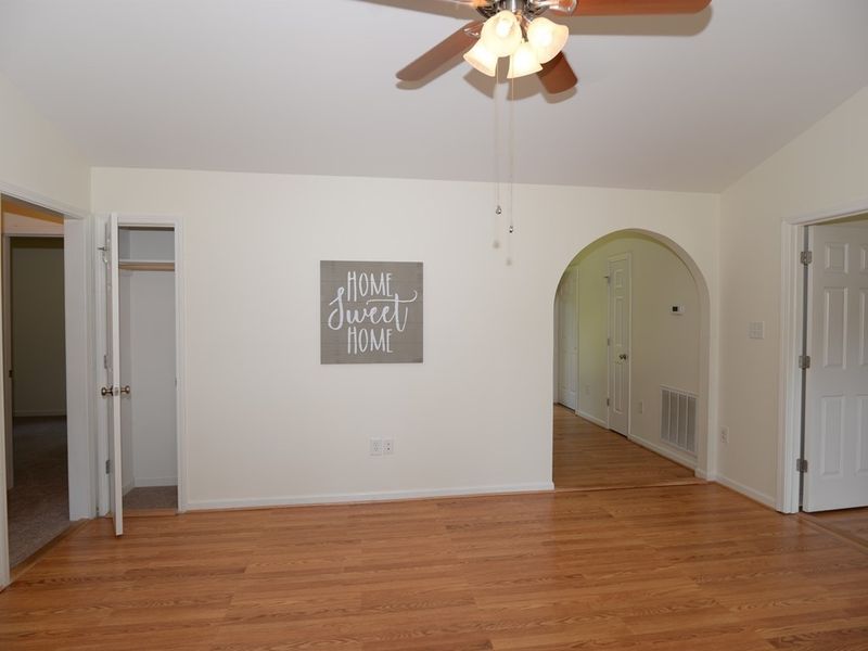 541 Sunray Dr, Clayton, NC 27520