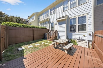 541 Village Loop Dr, Apex, NC 27502