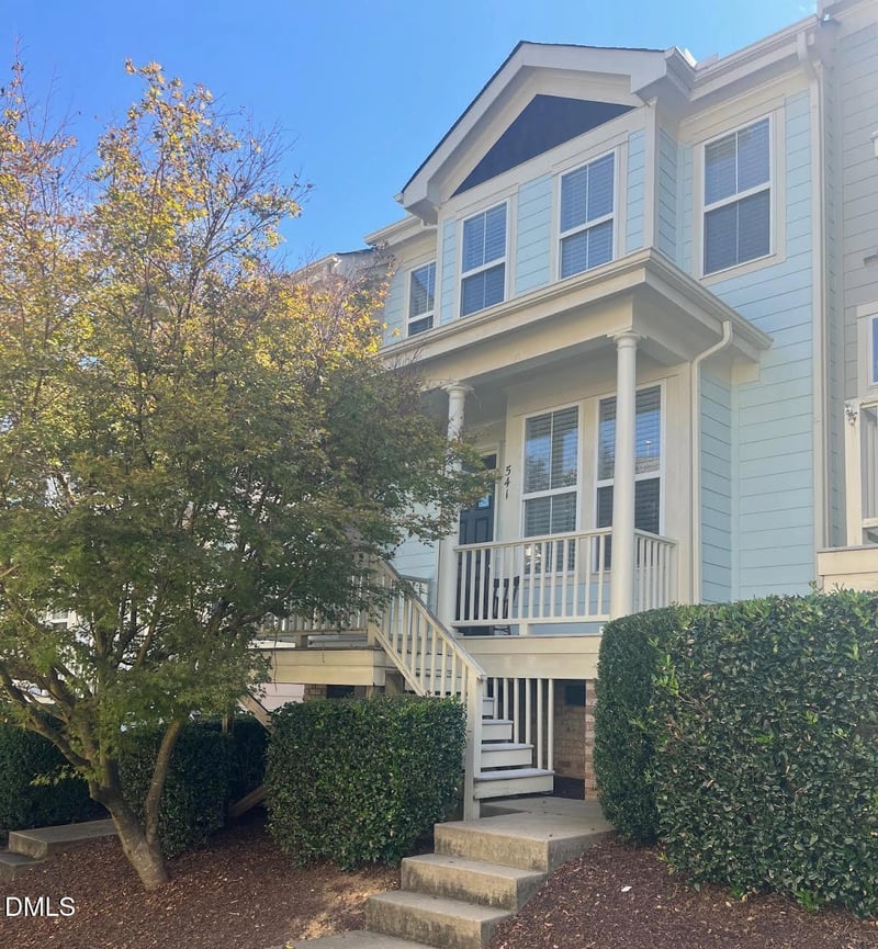 541 Village Loop Dr, Apex, NC 27502