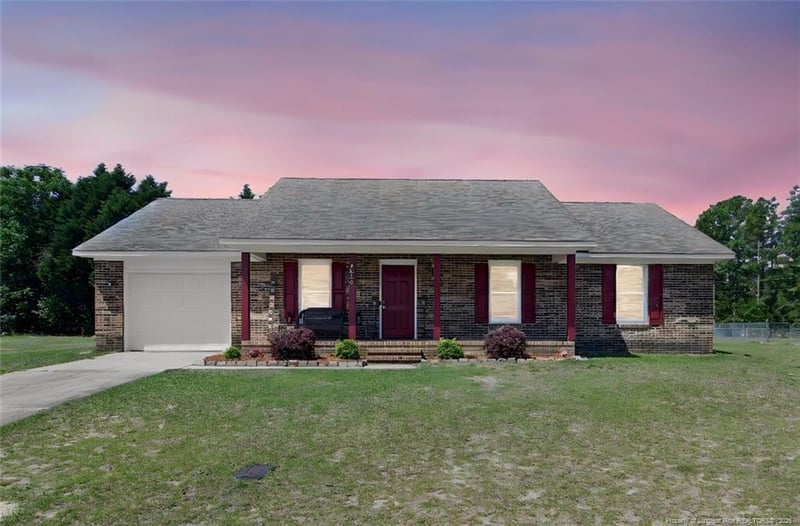 5410 Harding Dr, Hope Mills, NC 28348
