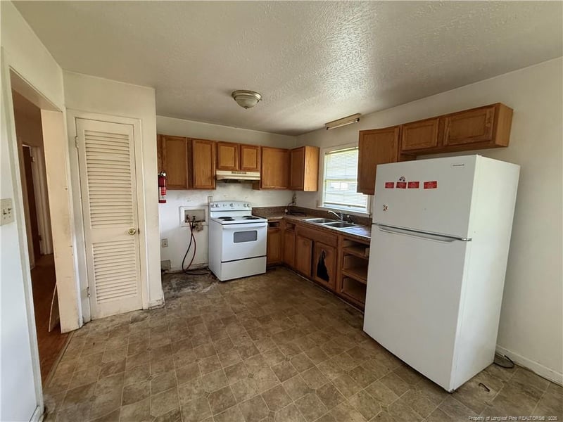 5410 Wichita Dr, Fayetteville, NC 28303