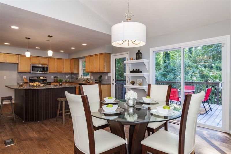 5412 Mapleridge Rd, Raleigh, NC 27609