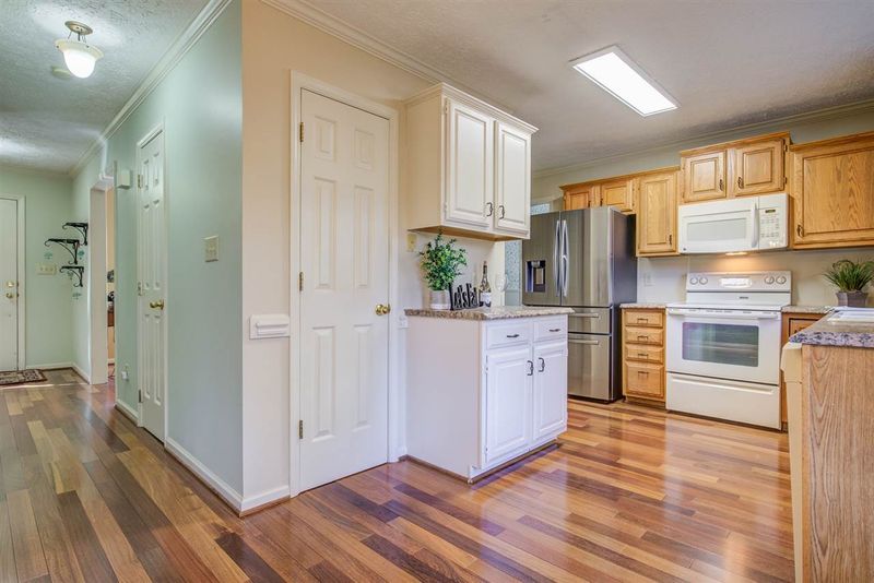 5412 Rhett Dr, Raleigh, NC 27606