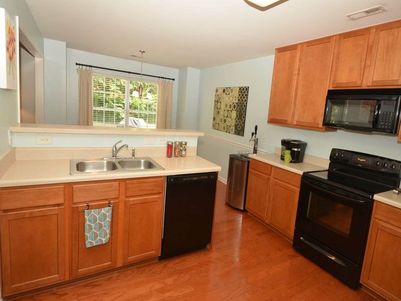 5413 Daleview Dr, Raleigh, NC 27610