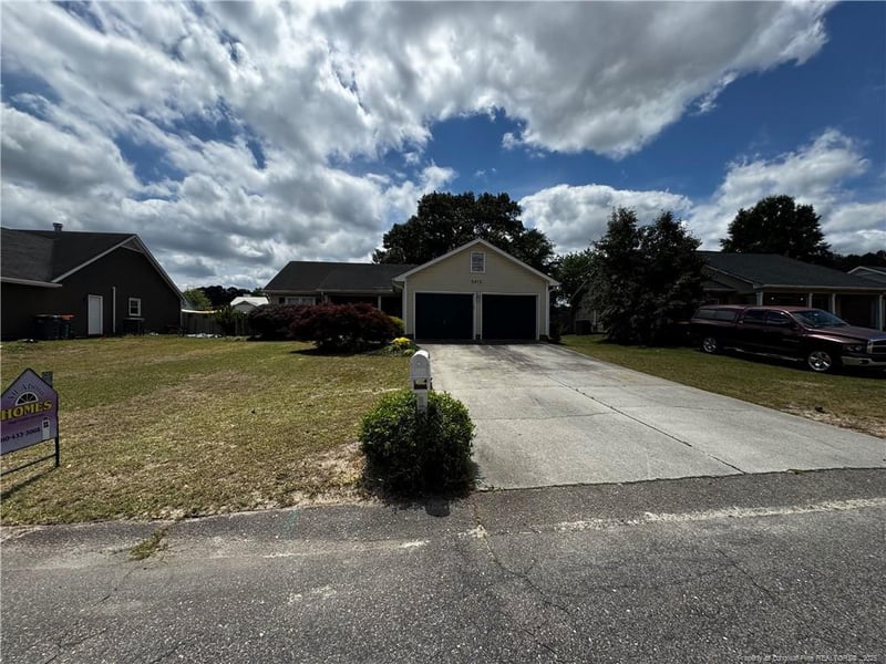 5413 Heather St, Hope Mills, NC 28348