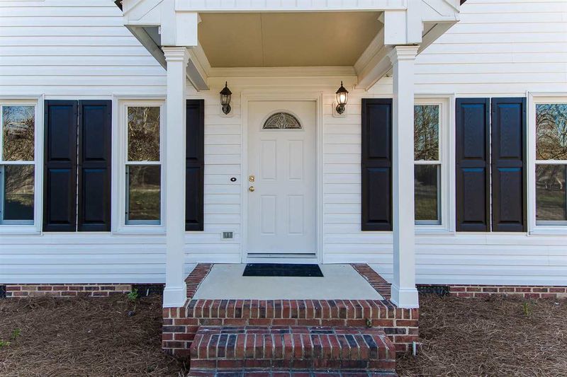5413 Lafayette Dr, Fuquay Varina, NC 27526