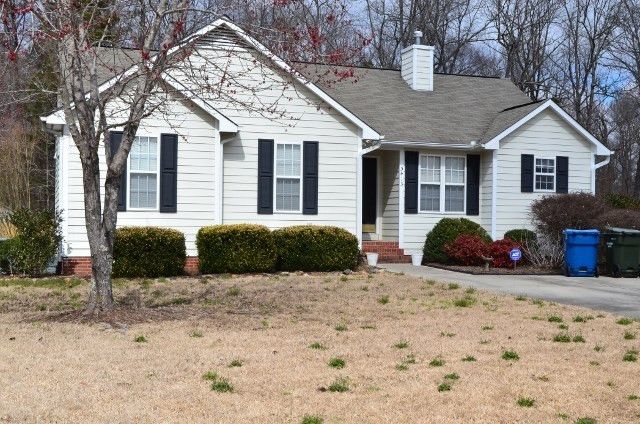 5413 Stardust Dr, Durham, NC 27712