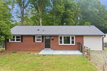 5414 Eastcrest Rd, Mcleansville, NC 27301