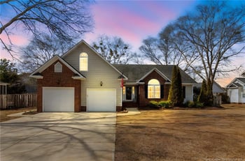 5414 Outer Banks St, Hope Mills, NC 28348