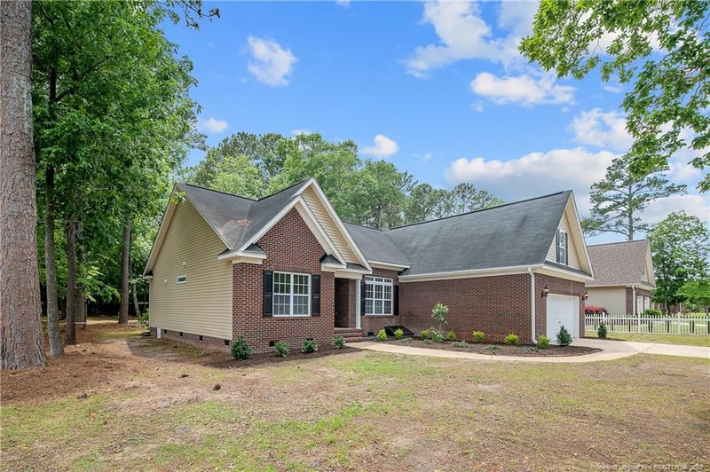 5415 Kentucky Ln, Hope Mills, NC 28348
