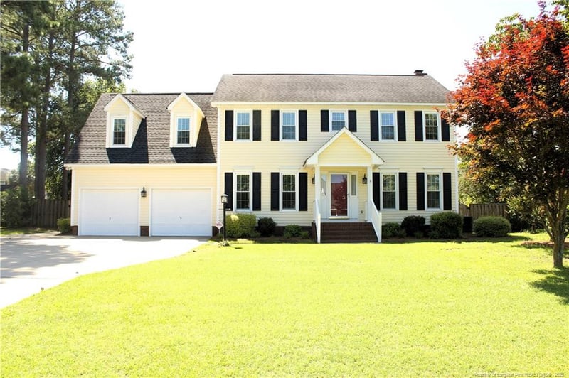 5417 Labrador Dr, Hope Mills, NC 28348