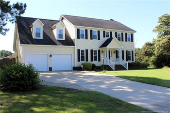 5417 Labrador Dr, Hope Mills, NC 28348