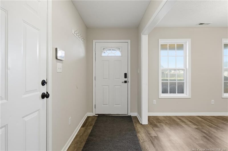 542 Gapway Ct, Hope Mills, NC 28348