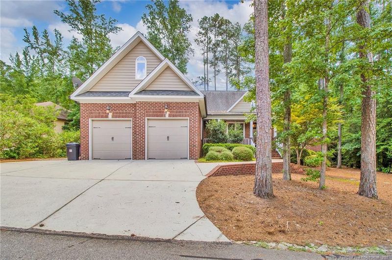 542 Perth Dr, Sanford, NC 27332