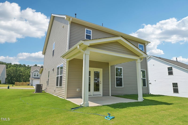 542 Winding Crk Dr, Lillington, NC 27546