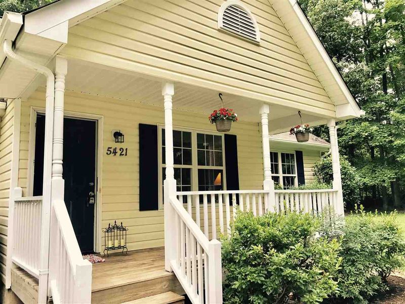 5421 Eno River Dr, Durham, NC 27704