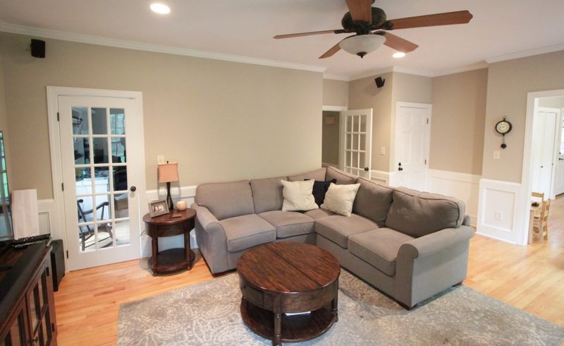 5421 Ironwood Ln, Raleigh, NC 27613