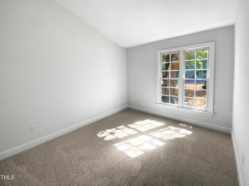 5421 Royal Troon Dr, Raleigh, NC 27604