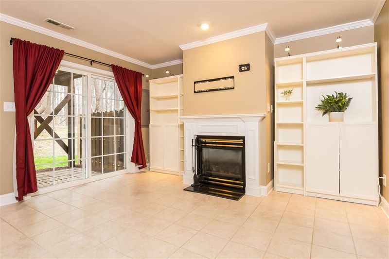 5422 Crabtree Park Ct, Raleigh, NC 27612