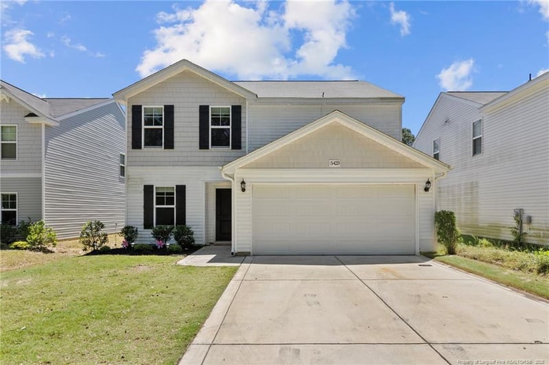 5423 Patterson St, Hope Mills, NC 28348