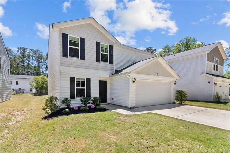 5423 Patterson St, Hope Mills, NC 28348