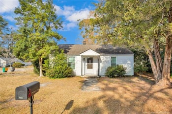 5426 Suncrest Dr, Hope Mills, NC 28348
