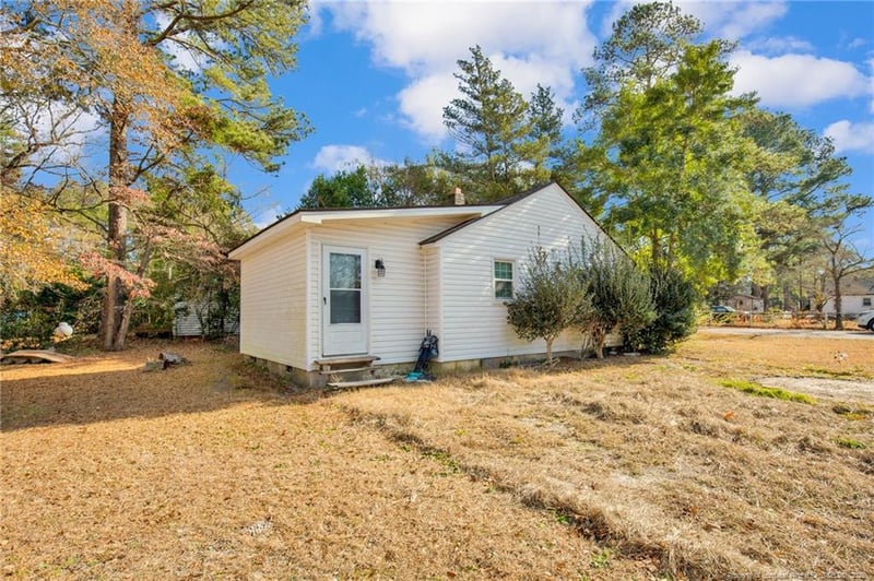 5426 Suncrest Dr, Hope Mills, NC 28348