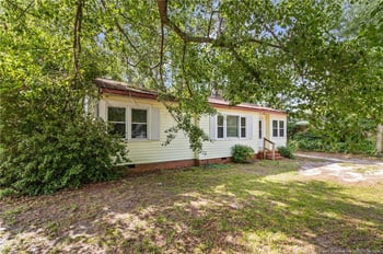 5427 Birch Rd, Fayetteville, NC 28304