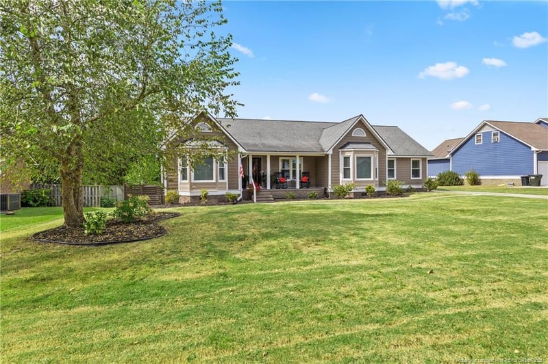 5428 Labrador Dr, Hope Mills, NC 28348