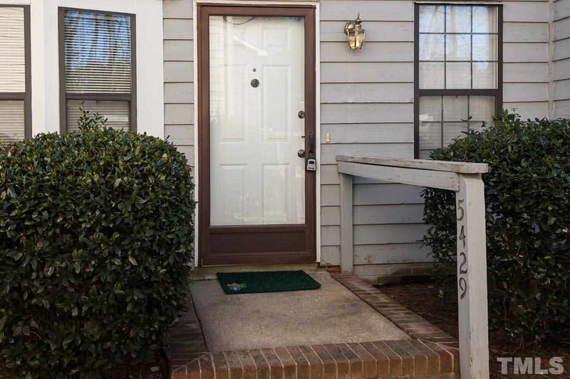 5429 Pine Top Cir, Raleigh, NC 27612