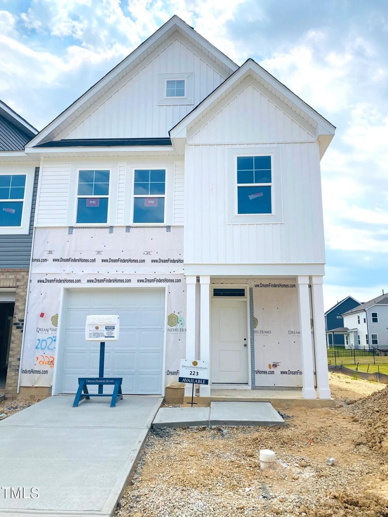 543 Barrington Row Ave #223, Zebulon, NC 27597