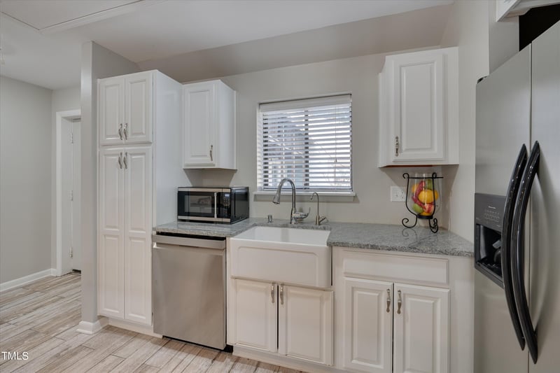 543 Pine Ridge Pl, Raleigh, NC 27609