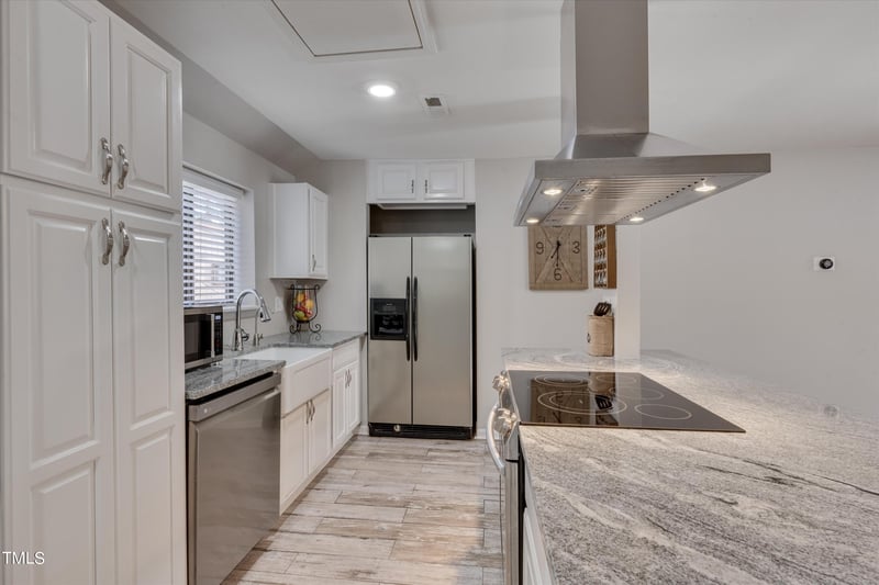 543 Pine Ridge Pl, Raleigh, NC 27609