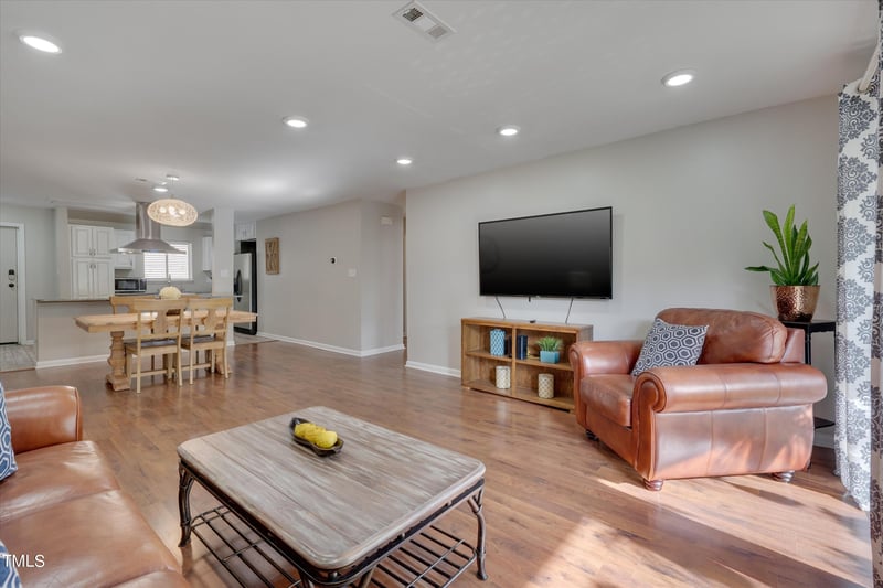543 Pine Ridge Pl, Raleigh, NC 27609