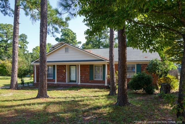 5432 Sandstone Dr, Fayetteville, NC 28311
