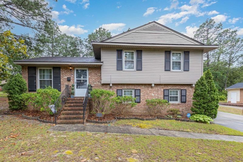 5433 Hampton Rd, Fayetteville, NC 28311