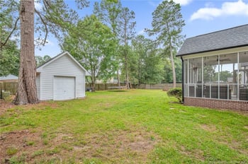 5437 Labrador Dr, Hope Mills, NC 28348
