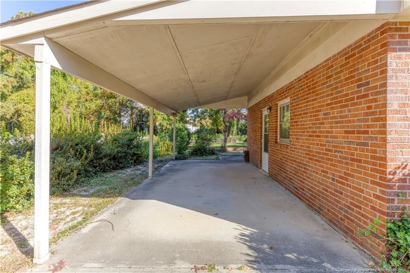 5440 Hampton Rd, Fayetteville, NC 28311