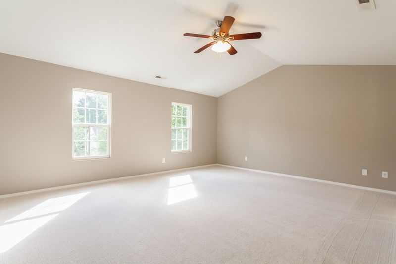 5444 Thunderidge Dr, Raleigh, NC 27610