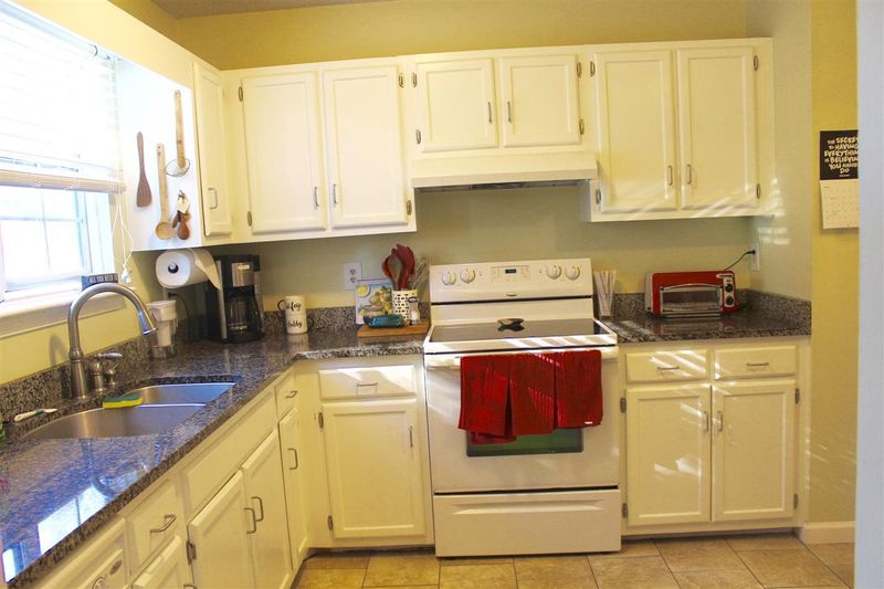 5448 Pine Top Cir, Raleigh, NC 27612