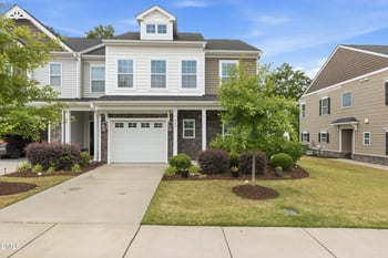 545 Barneswyck Dr, Fuquay Varina, NC 27526